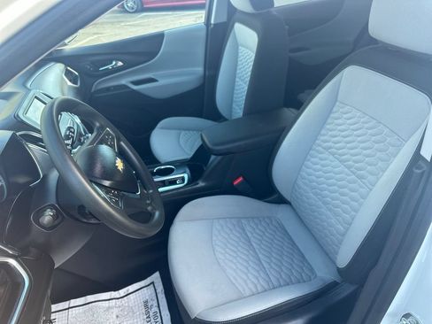 Used 2020 Chevrolet Equinox LS w/ LS Convenience Package FWD image 13