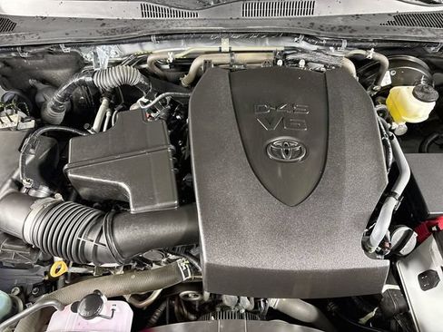 Used 2020 Toyota Tacoma Limited AWD/4WD image 30