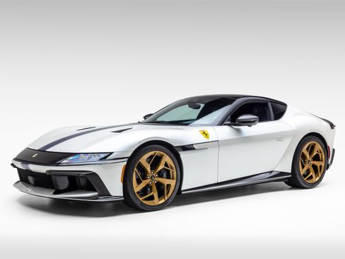 Used 2025 Ferrari 12Cilindri RWD image 2