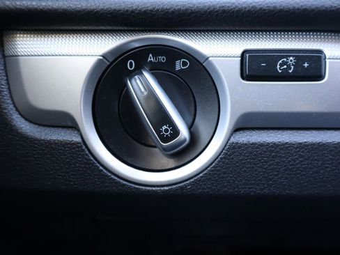 Used 2017 Volkswagen Passat 1.8T S FWD image 28