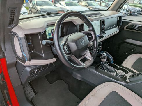 Used 2022 Ford Bronco Wildtrak image 16