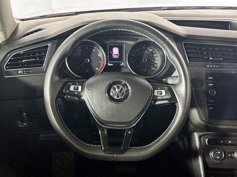 Used 2021 Volkswagen Tiguan SE image 13
