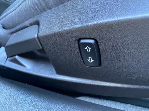 Used 2017 Buick Regal Sport Touring image 43