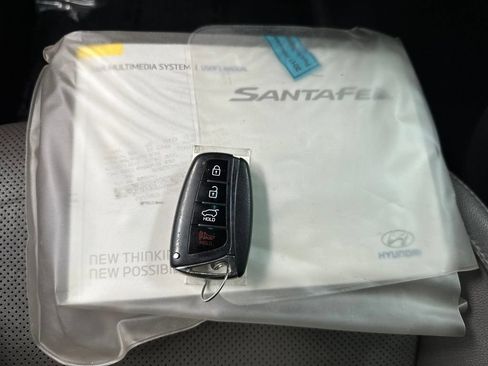 Used 2017 Hyundai Santa Fe Limited AWD/4WD image 41