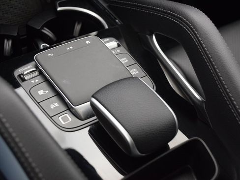 Used 2025 Mercedes-Benz GLE 350 4MATIC image 29