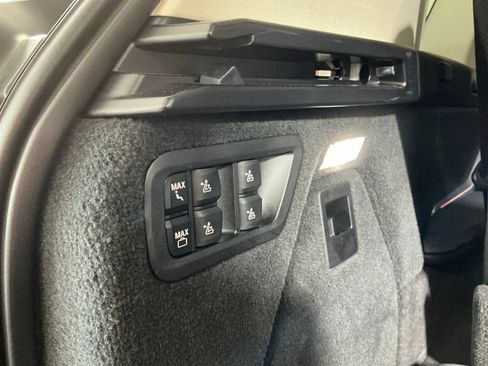 Used 2022 BMW X7 xDrive40i AWD/4WD image 27