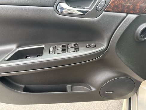 Used 2012 Chevrolet Impala LTZ image 10