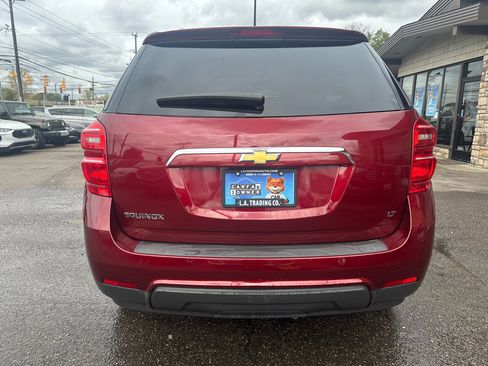 Used 2017 Chevrolet Equinox LT w/ Convenience Package image 6