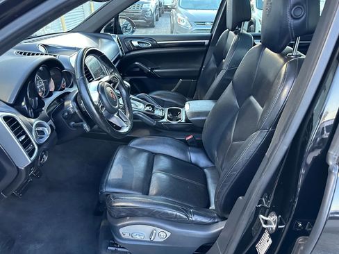 Used 2017 Porsche Cayenne Platinum Edition image 14