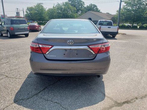 Used 2017 Toyota Camry LE image 4
