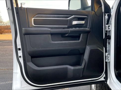 Used 2024 RAM 2500 Big Horn w/ Off Road Package image 18