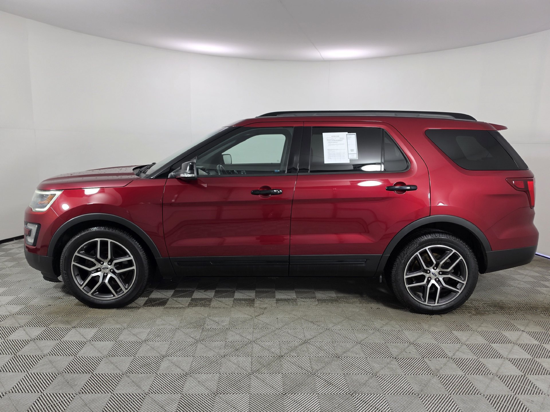 Used 2016 Ford Explorer Sport w/ Equipment Group 401A AWD/4WD image 41