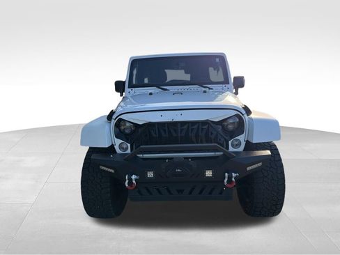 Used 2018 Jeep Wrangler Unlimited Sahara AWD/4WD image 9