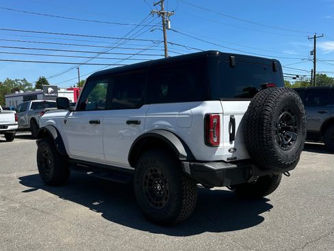 New 2026 Ford Bronco Badlands w/ Sasquatch Package AWD/4WD image 12