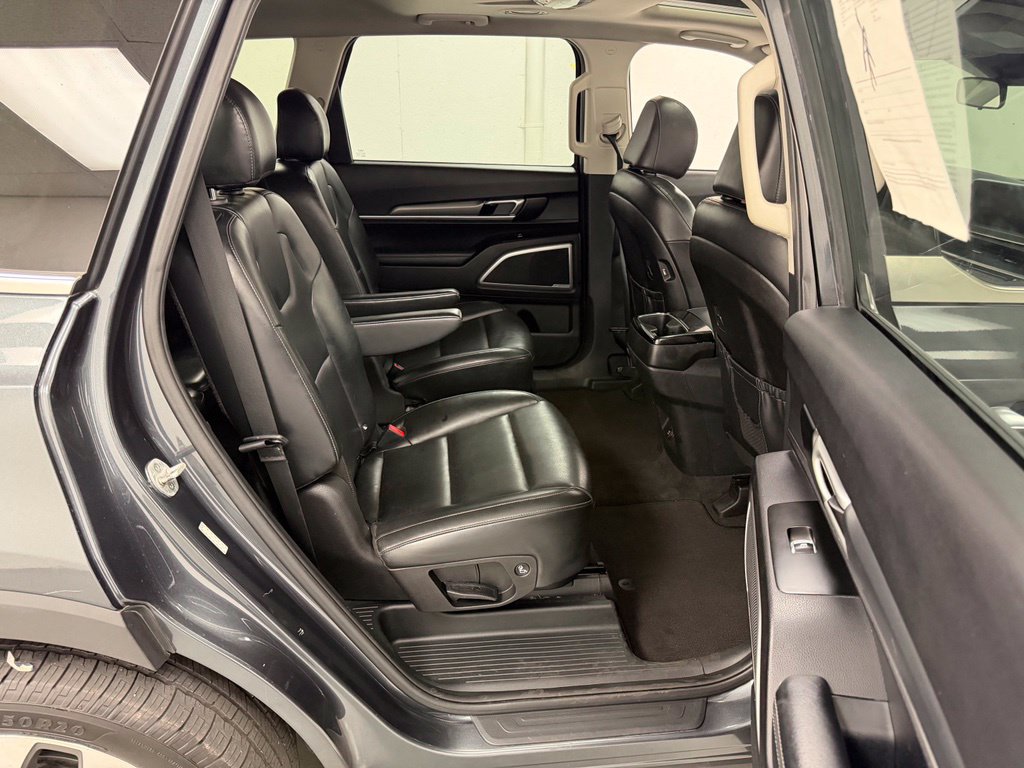 Used 2022 Kia Telluride S FWD image 14