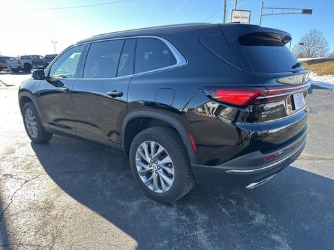 Used 2025 Buick Enclave Preferred image 5