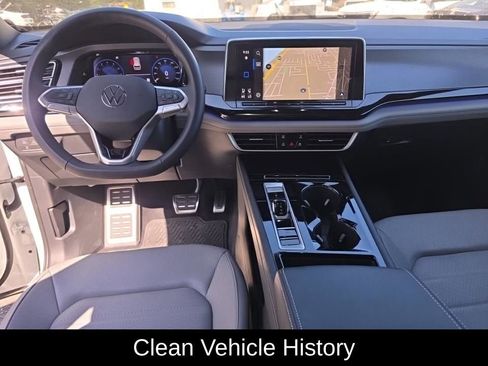 Used 2025 Volkswagen Atlas Cross Sport SEL R-Line AWD/4WD image 4