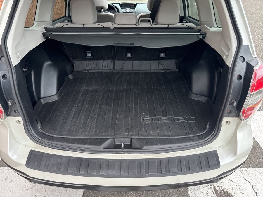 Used 2015 Subaru Forester 2.5i Premium AWD/4WD image 38