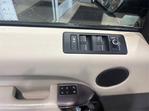 Used 2017 Land Rover Range Rover Sport HSE image 16