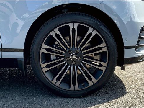 New 2026 Land Rover Range Rover Velar Dynamic SE image 13
