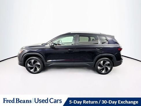 Used 2025 Volkswagen Taos SE AWD/4WD image 5