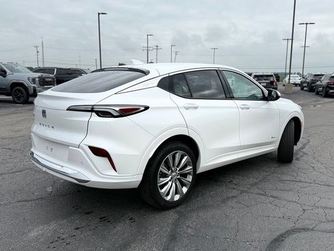 Used 2025 Buick Envista Avenir FWD image 2