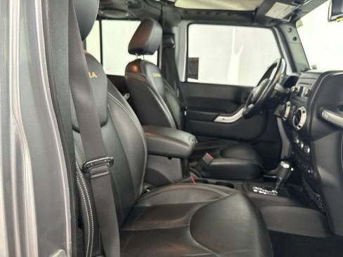 Used 2013 Jeep Wrangler Unlimited Sahara w/ Mopar Chrome Edition Group AWD/4WD image 20