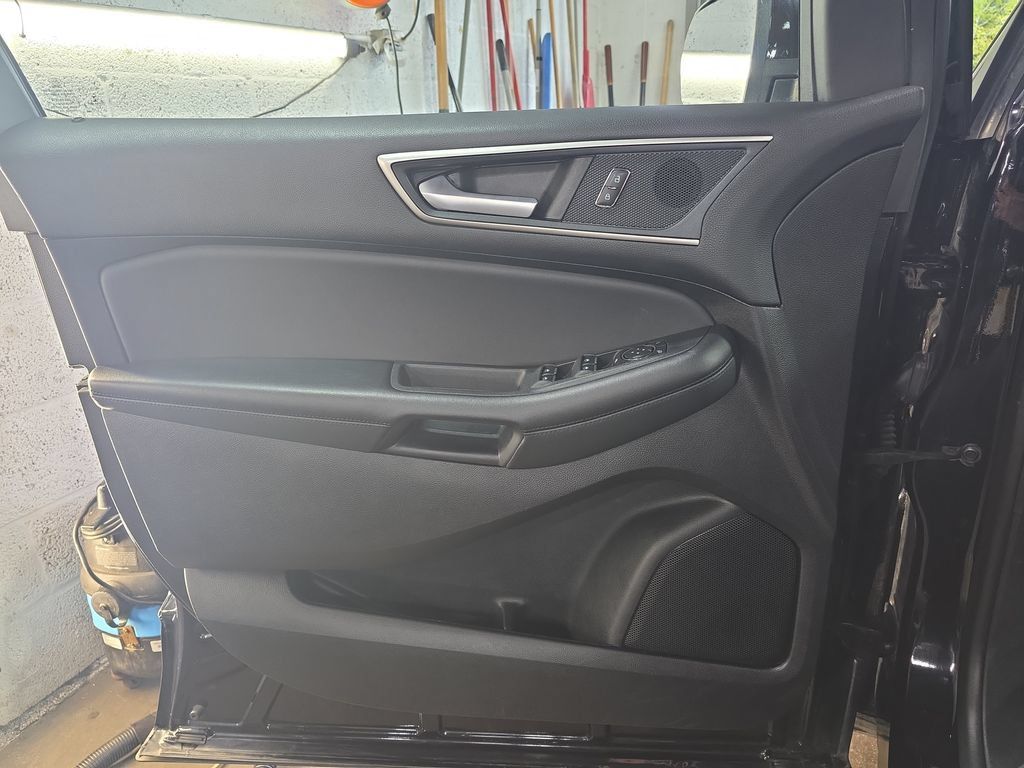 Used 2024 Ford Edge SEL AWD/4WD image 25