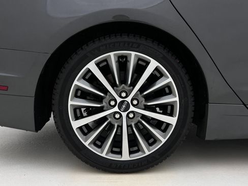 Used 2020 Lincoln MKZ AWD image 33