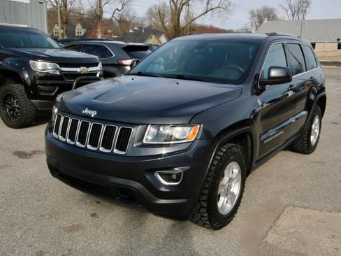 Used 2015 Jeep Grand Cherokee Laredo w/ Quick Order Package 23E image 2