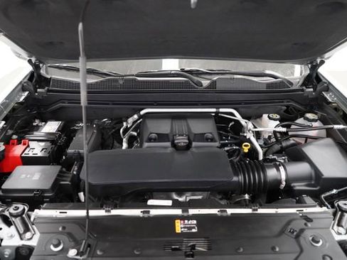 Used 2025 Chevrolet Colorado W/T AWD/4WD image 81