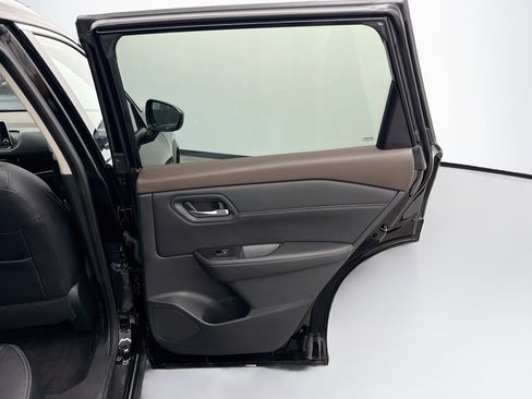Used 2023 Nissan Rogue SL FWD image 31