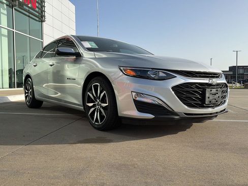 Used 2022 Chevrolet Malibu RS FWD image 3