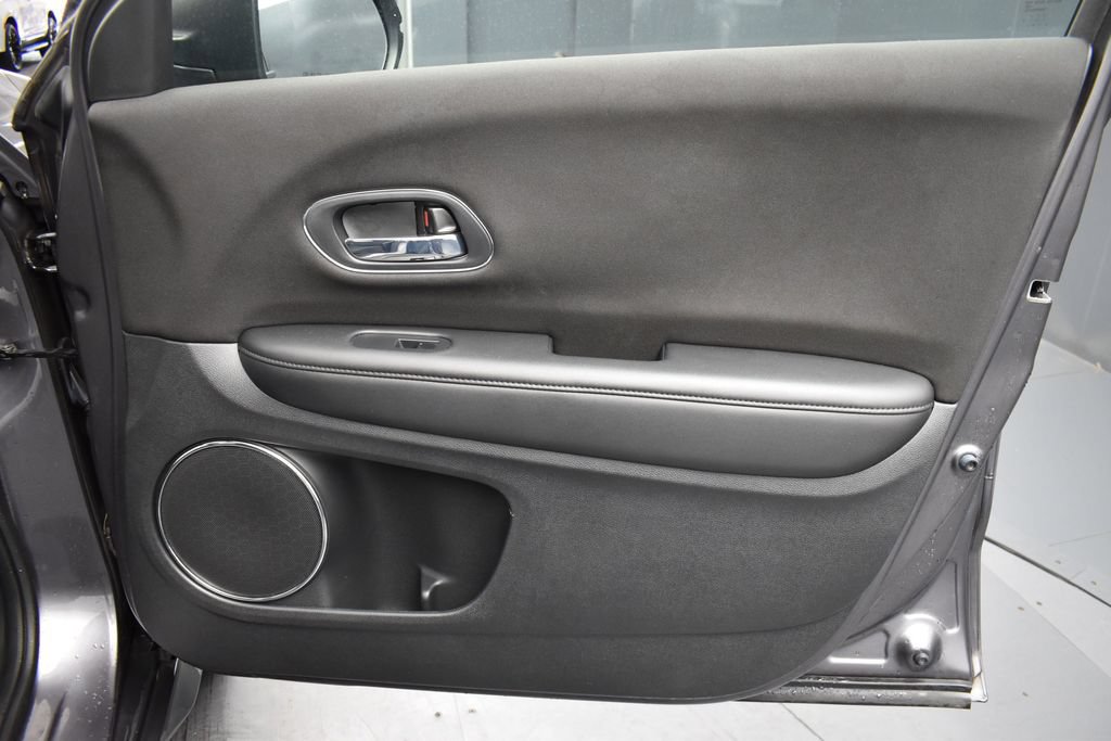 Used 2018 Honda HR-V EX image 6