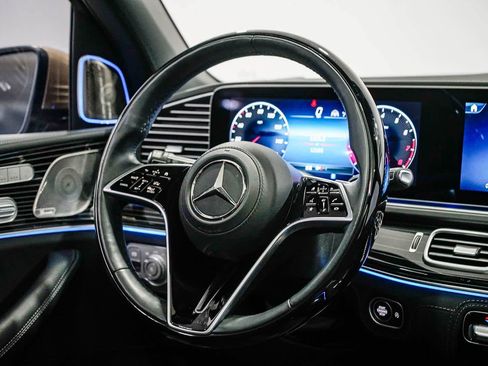 Used 2024 Mercedes-Benz Maybach GLS 600 4MATIC image 15