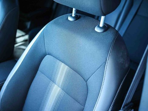 Used 2025 Honda Civic Sport image 31