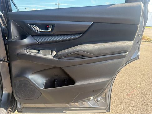 Used 2023 Subaru Ascent Premium image 22