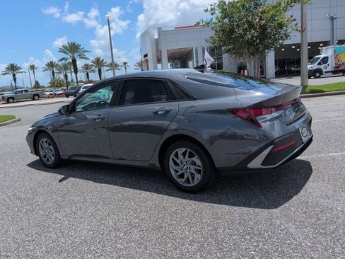 Used 2024 Hyundai Elantra SEL FWD image 6
