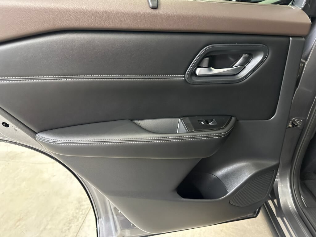 Used 2023 Nissan Rogue SV w/ SV Premium B Package AWD/4WD image 17