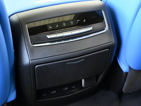 Used 2026 Cadillac Escalade Platinum Sport w/ LPO, ONYX Package AWD/4WD image 35