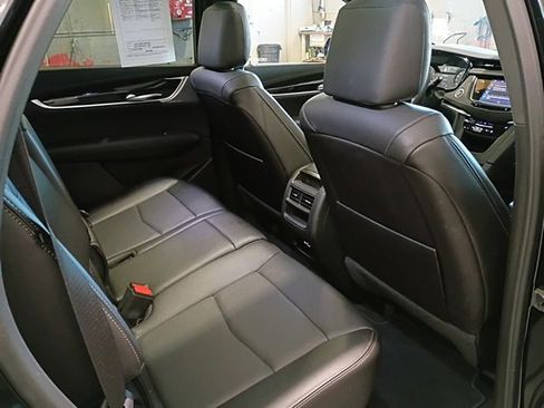 Used 2025 Cadillac XT5 Premium Luxury image 8