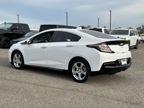 Used 2017 Chevrolet Volt LT w/ Comfort Package image 4