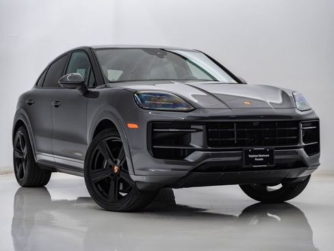 Certified 2025 Porsche Cayenne Coupe AWD/4WD image 8