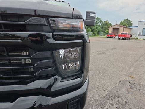 Used 2024 Chevrolet Silverado 2500 Custom w/ Custom Value Package AWD/4WD image 26