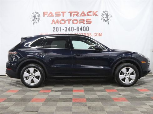 Used 2019 Porsche Cayenne AWD/4WD image 4