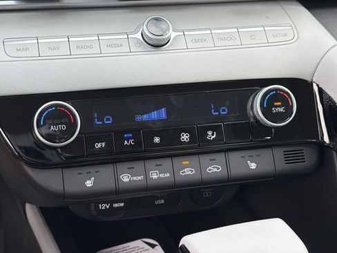 New 2026 Hyundai Elantra Limited FWD image 7