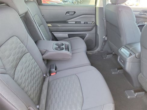 New 2025 Nissan Pathfinder SV image 13