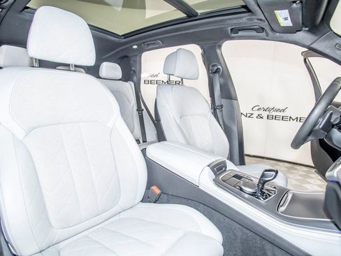 Used 2023 BMW X5 xDrive40i w/ M Sport Package AWD/4WD image 16