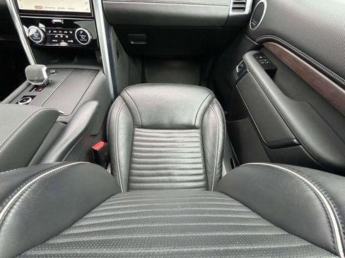 Used 2022 Land Rover Discovery HSE R-Dynamic image 16