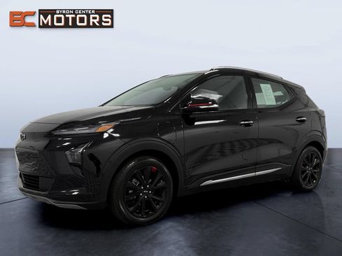 Used 2023 Chevrolet Bolt EUV Premier w/ Super Cruise Package FWD image 2